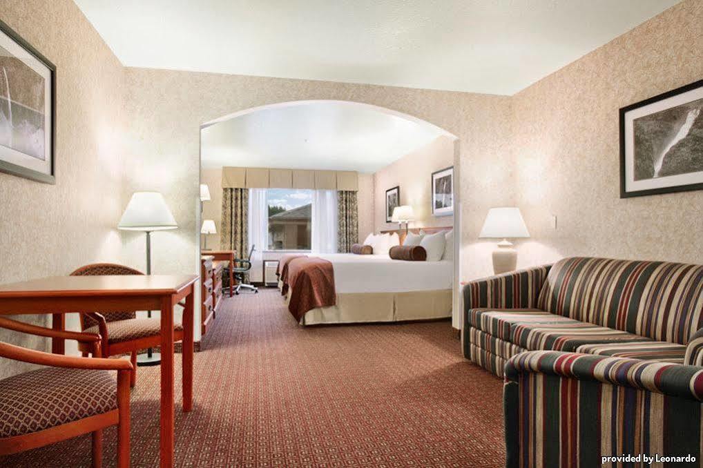 Best Western PLUS Cascade Inn&Suites Troutdale Habitación foto